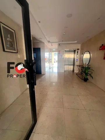 For annual rent in Al-Yasmeen: 2 master bedrooms, a living room, and 3 bathrooms. Features an open view and a prime location. Rent is 45,000