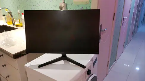 SAMSUNG MONITOR 27 INCHS VERY GOOD CONDITION