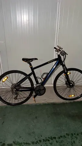 Used hybrid/commuter bicycle - good working condition