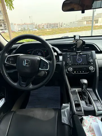 صورة 8 لـ 2019 Honda CIVIC