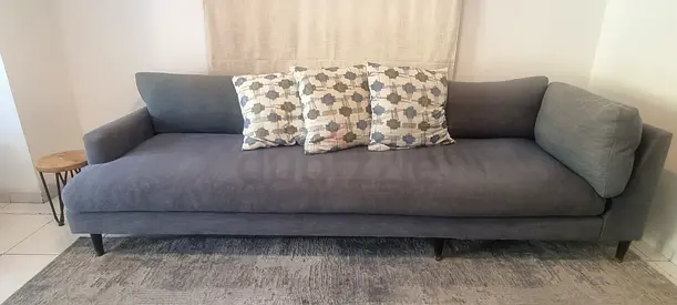 Elegant Crate and Barrel 5 seaters Sofa lounge