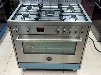 Bertazzoni new model stove gas with electric oven 5 burner 90by60 cm size 
Same like new condition