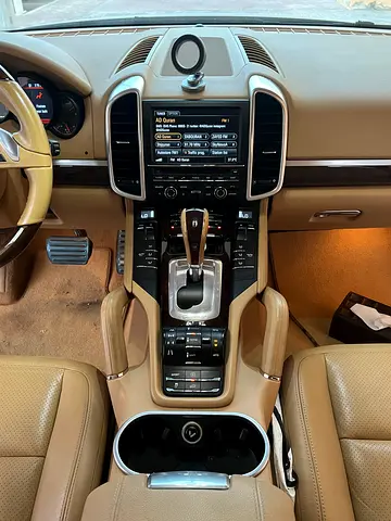 2011 Porsche CAYENNE — миниатюра 15