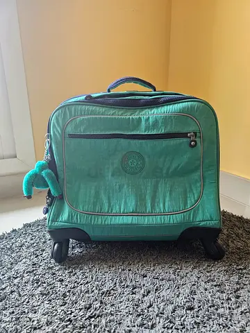 Kipling Trolly bag ( light Green)