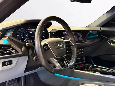 2022 AUDI E-TRON GT — фото 10