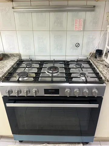 BOSCH 5 burner cooking range
