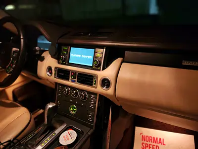2011 LAND Rover RANGE ROVER — миниатюра 19