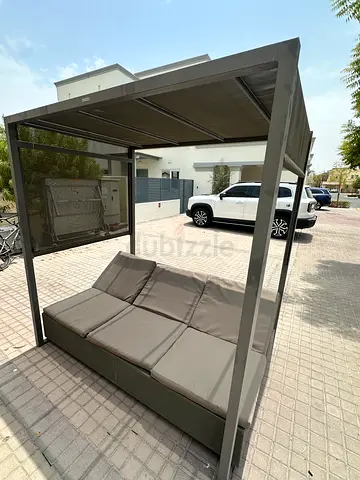 Outdoor canopy daybed with cushions — good condition - crate and barrell