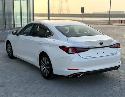 صورة مصغرة 7 لـ 2020 Lexus ES-SERIES