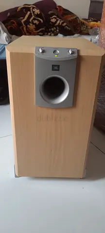 JBL wooden powered subwoofer - good working condition