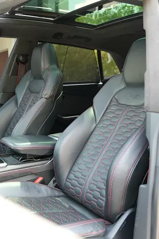 صورة 5 لـ 2021 AUDI RS Q8