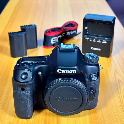 Canon EOS 70D Digital SLR 20.2MP Camera Body - Great Condition