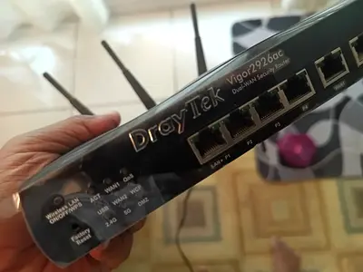 DrayTek Vigor2926ac Dual-WAN Security Router - Good Condition