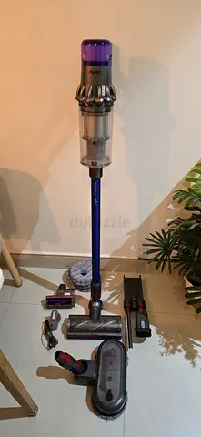 Dyson V11 absolute With extra parts & Mop