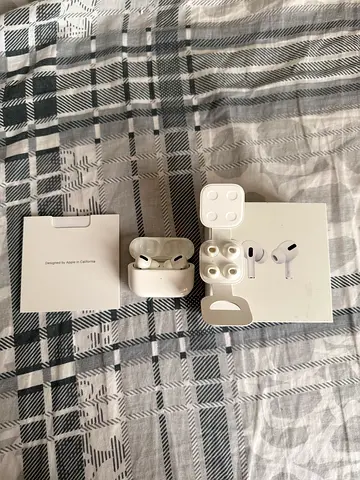 AirPods Pro 1 with Wireless Charging - Great Condition