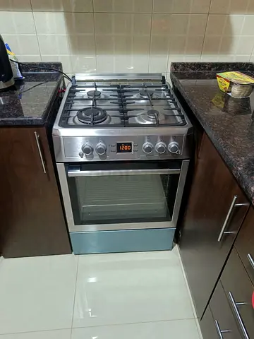 Blomberg Brand Full Gas 4 Burner Cooker Size 60 X 60cm.