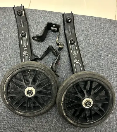 Decathlon B’TWIN training wheels (20-24 inch)