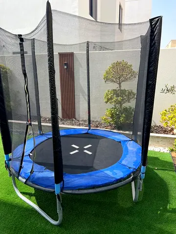 10ft TRAMPOLINE with Safety Net + frame + padding – Excellent condition