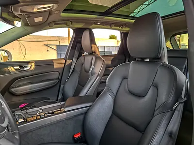 صورة 10 لـ 2022 Volvo XC60