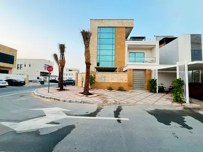 luxury 6 bedroom villa for sale in prime location at yasmeen including electricity and water and AC + furniture