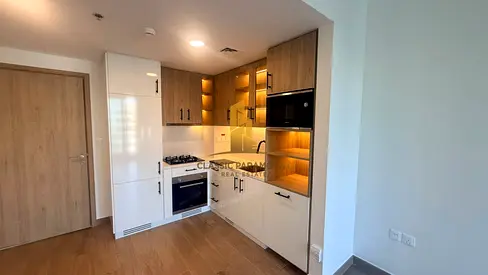 VACANT | 6 CHEQUES | HIGH FLOOR | SEMI FURNISHED