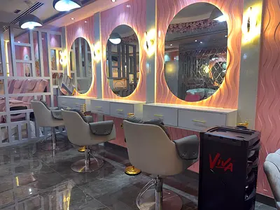 Fully Furnished Ladies Beauty Salon Available for Rent