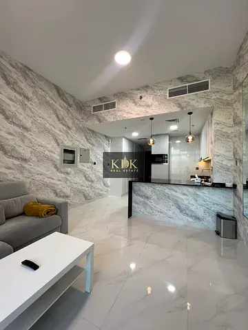 Bright & Airy Studio | Modern | Prime Location