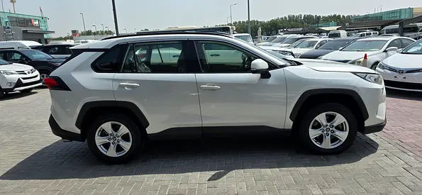 2019 Toyota RAV 4 — фото 3