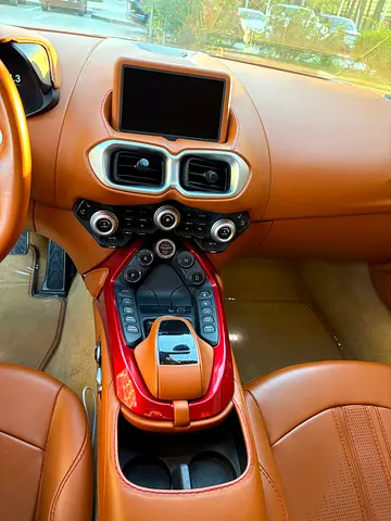 صورة مصغرة 14 لـ 2019 Aston Martin VANTAGE