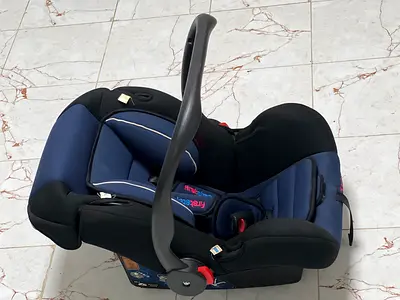 Used infant car seat (rear-facing) - good condition urgently sale