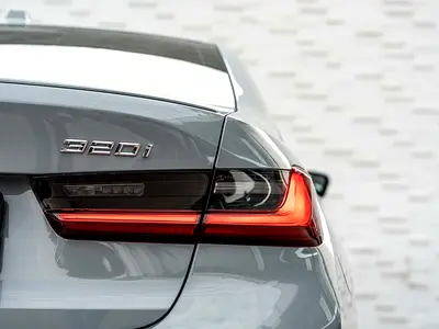 BMW 3 Series 320i, миниатюра 6