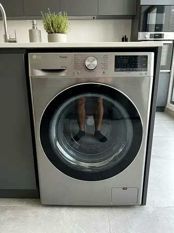 LG Latest Model Washer & Dryer Set – 10kg Washer / 7kg Dryer | Like-New | Under Warranty