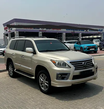 Lexus LX 570 Platinum 2014 | GCC Specs | Low Mileage | Excellent Condition