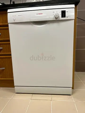 Bosch Dishwasher!! Almost New !!
