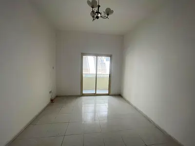 ✨ سكن عائلي بموقع حيوي | غرفتان وصالة | شارع الملك فيصل | بلكونة | تكييف مركزي