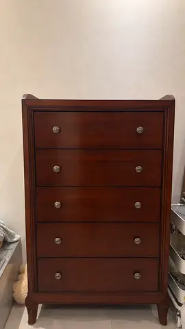 Chest of drawers