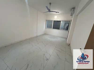 اجمل شقه 3 غرف صاله بلكونه المجاز 2 بجوار شمسين و حديقه المجاز وعلي مخرج دبي مباشر مساحه ممتازه اول ساكن مطبخ مرتب ونظيف 2حمام تشطيب لوكس