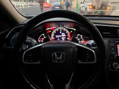 صورة 5 لـ 2021 Honda CIVIC