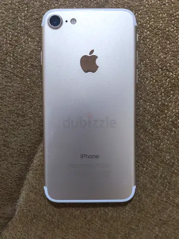 iPhone 7 - Gold Turn on but battery is not too good and screen is also not good
