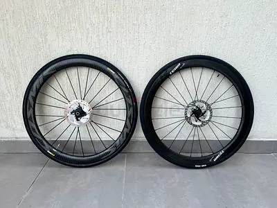 Carbon Road Wheelset – 45mm Deep – Thru‑Axle