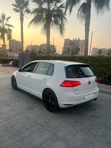 صورة 10 لـ 2015 Volkswagen GOLF GTI