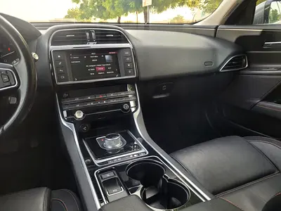 صورة مصغرة 15 لـ 2016 Jaguar XE