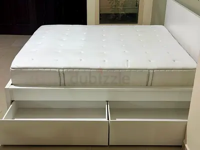 Ikea King Size Bed+Mattress with 2 draws, 180x200cm its in excellent condition. Was jn guest room, m