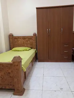 Executive indian bachelors bedspace available to share with South Indian Family