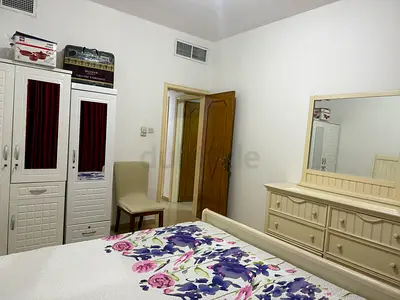 Room available for working couple /executive. In Qasmiya Sharjah