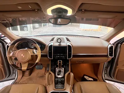 2011 Porsche CAYENNE — миниатюра 14