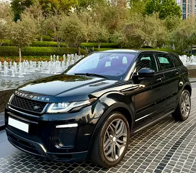 LOVELY RANGE ROVER EVOQUE // F.S.H // RED INTERIOR // GCC // NEW CONDITION // TOP OPTIONS