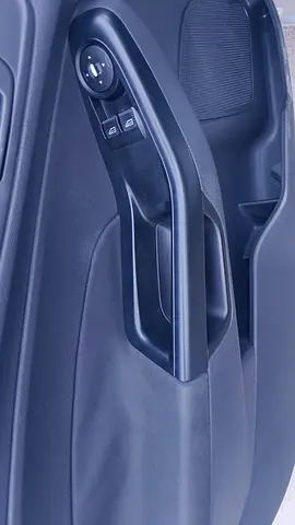 2014 FORD FIESTA 照片 15