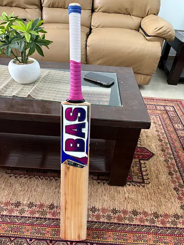 BAS Vampire cricket bat