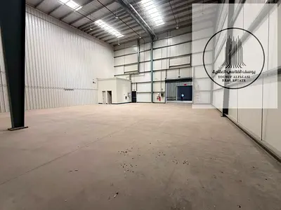 3 مستودعات بجوار بعض 10.000 قدم كهرباء 50 كيلووات .